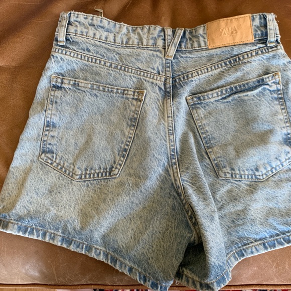 Zara Denim shorts, Mom- fit, high waist, mid-length, like new - Picture 2 of 4